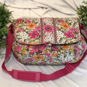 Vera Bradley Messenger bag. Lightly used, smoke free home.
